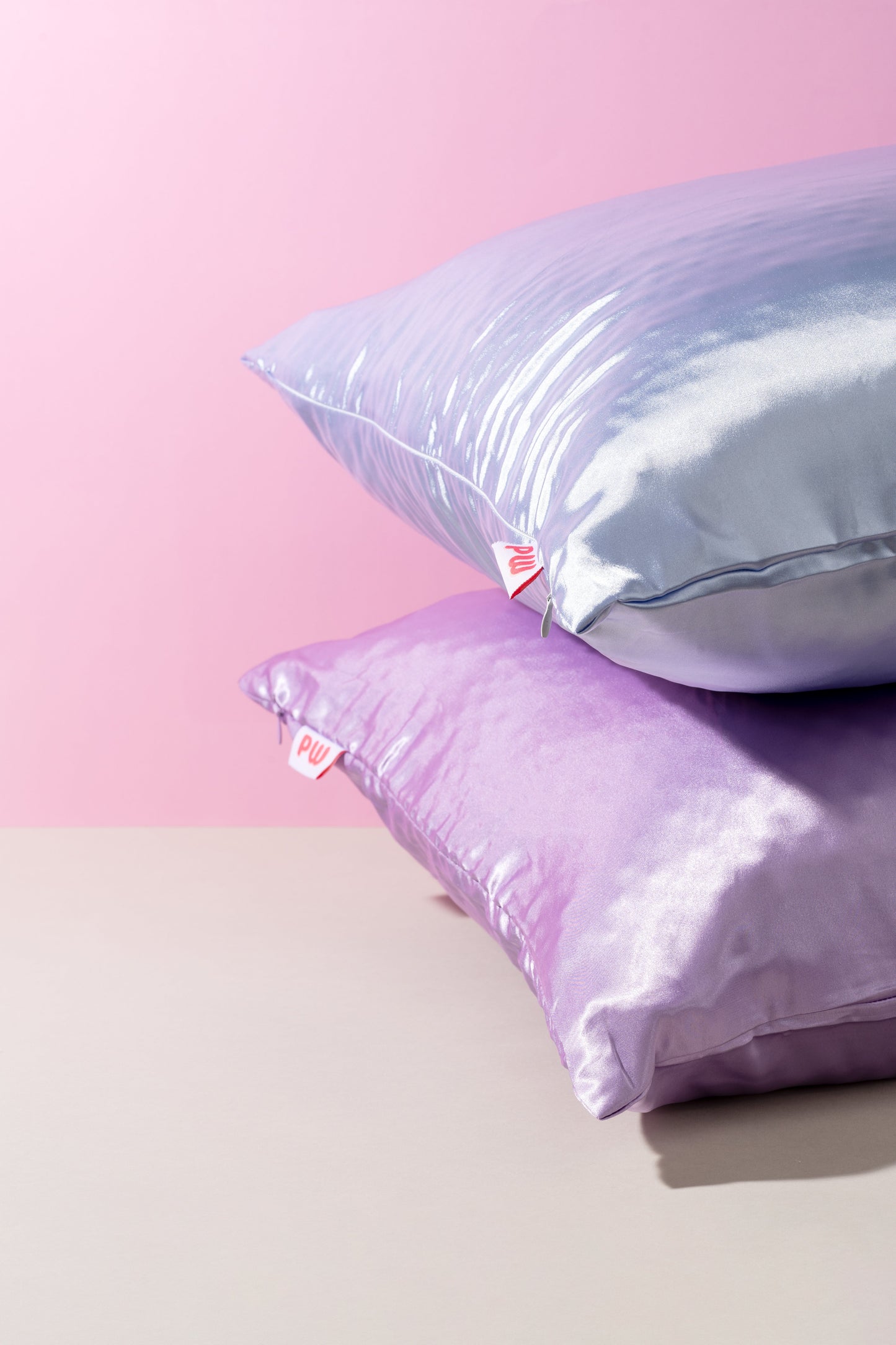 Satin Pillowcase with Zipper Closure – Anti-Frizz, Anti-Crease & Breakout Defense