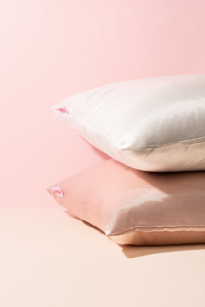 Satin Pillowcase with Zipper Closure – Anti-Frizz, Anti-Crease & Breakout Defense